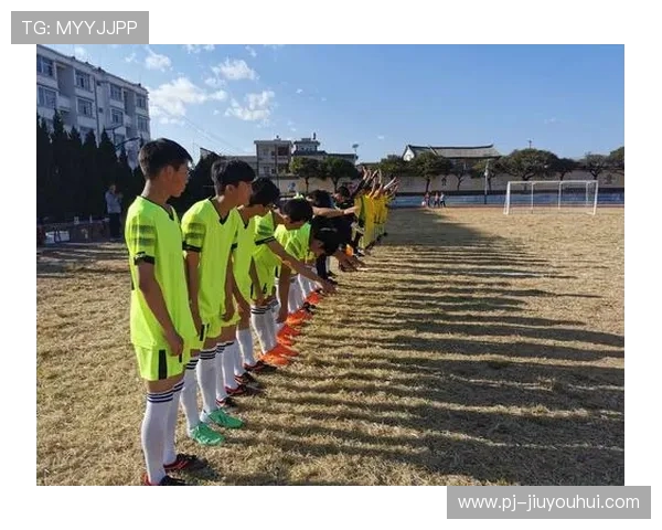 从校园绿茵到职业赛场王译坚定步伐踏上追梦足球征程